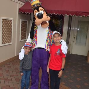 Meet your Posher, Andres oswaldo